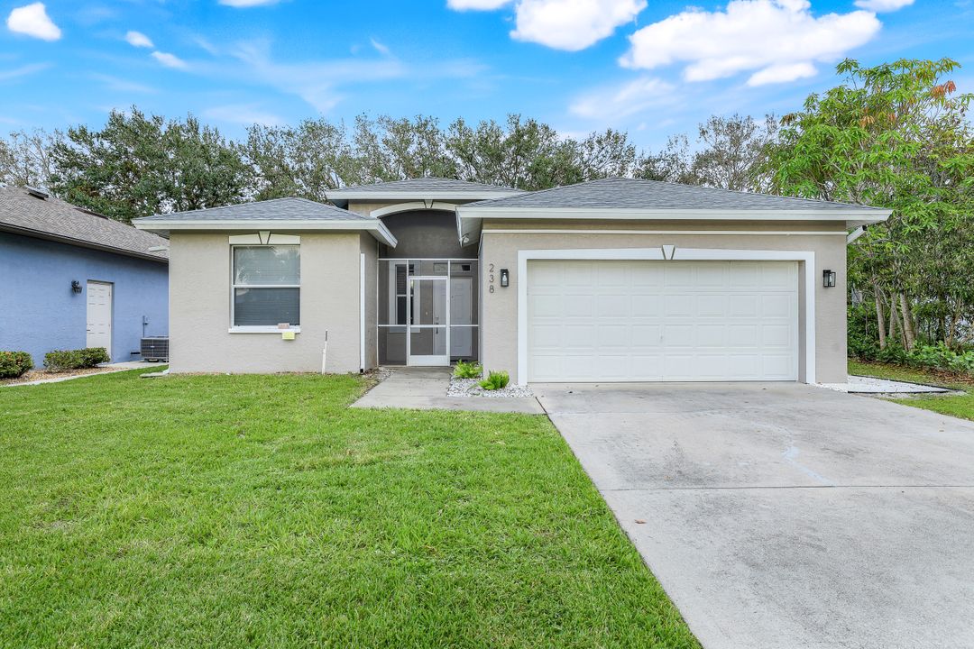 238 Stanhope Cir, Naples, FL 34104