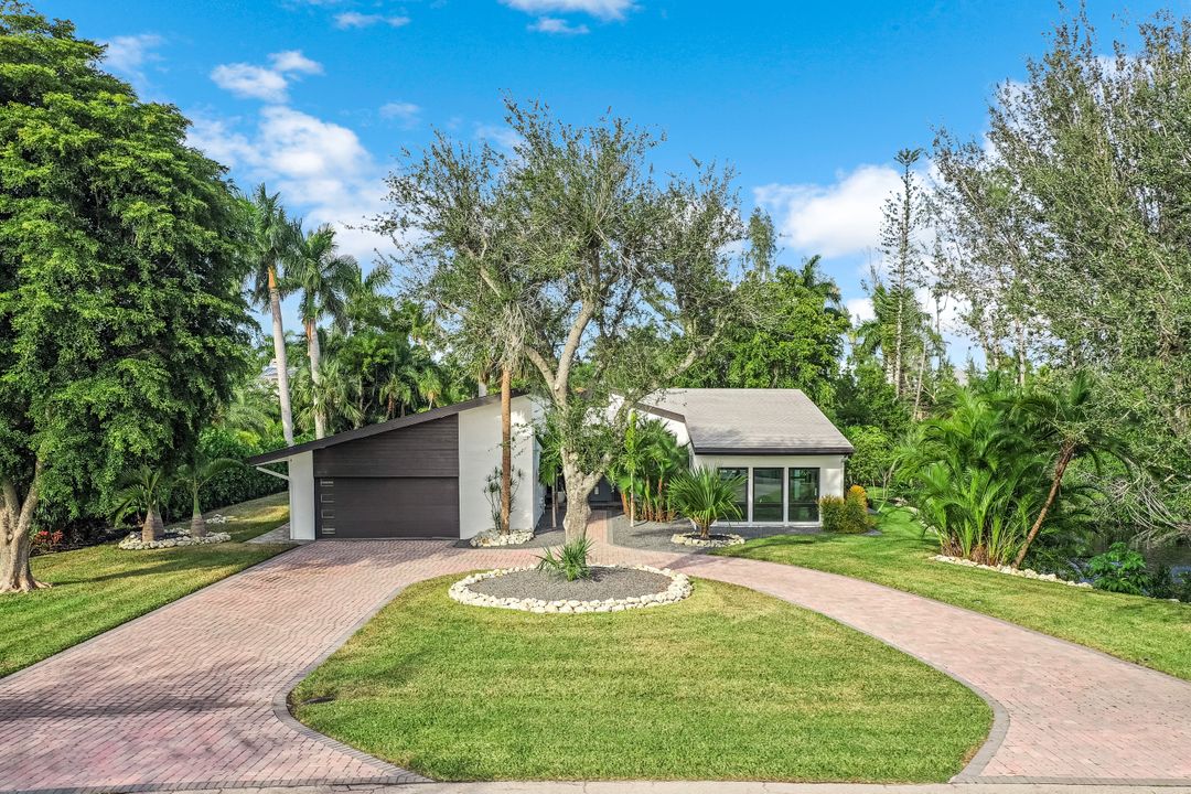 15600 Light Blue Cir, Fort Myers, FL 33908