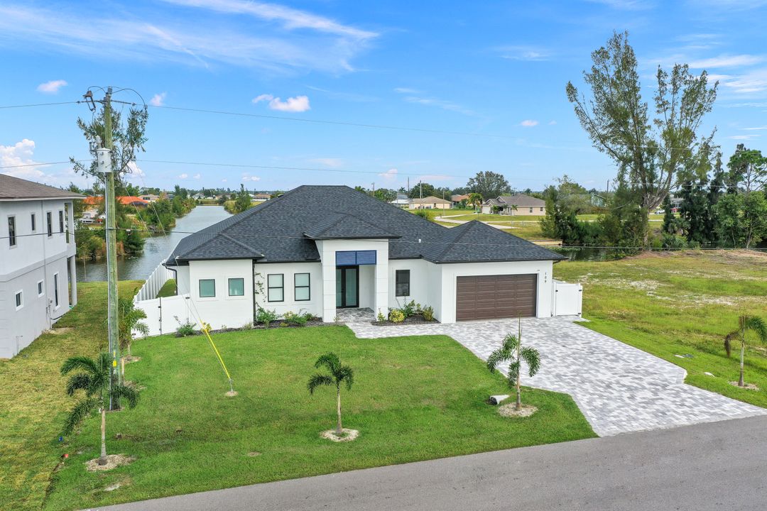 109 NE 8th Terrace, Cape Coral, FL 33909