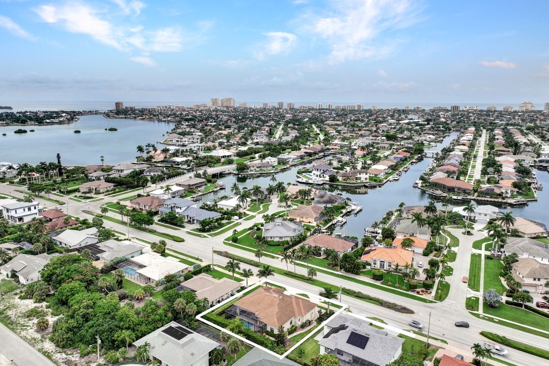 433 S Barfield Dr, Marco Island, FL 34145