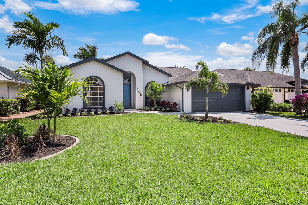 5240 Malvern Ct, Naples, FL 34112