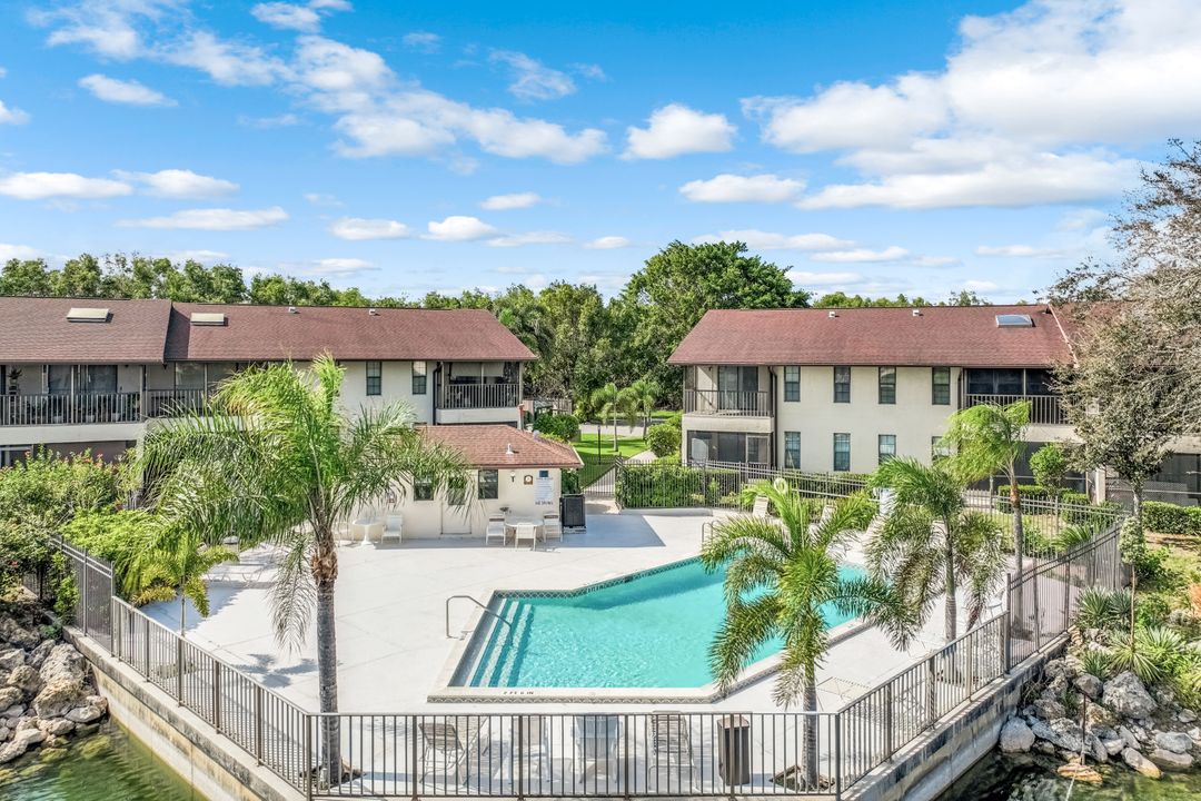 5286 Treetops Dr #1-105, Naples, FL 34113