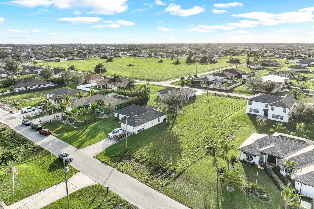 210 NW 27th Pl, Cape Coral, FL 33993