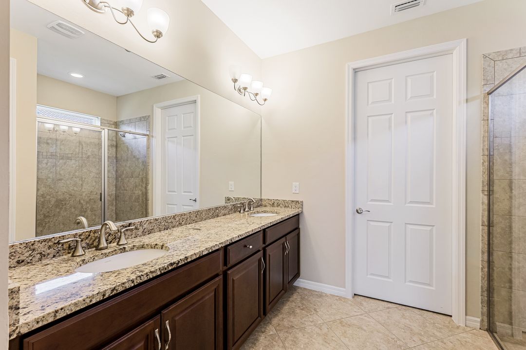 2929 Sunset Pointe Cir, Cape Coral, FL 33914