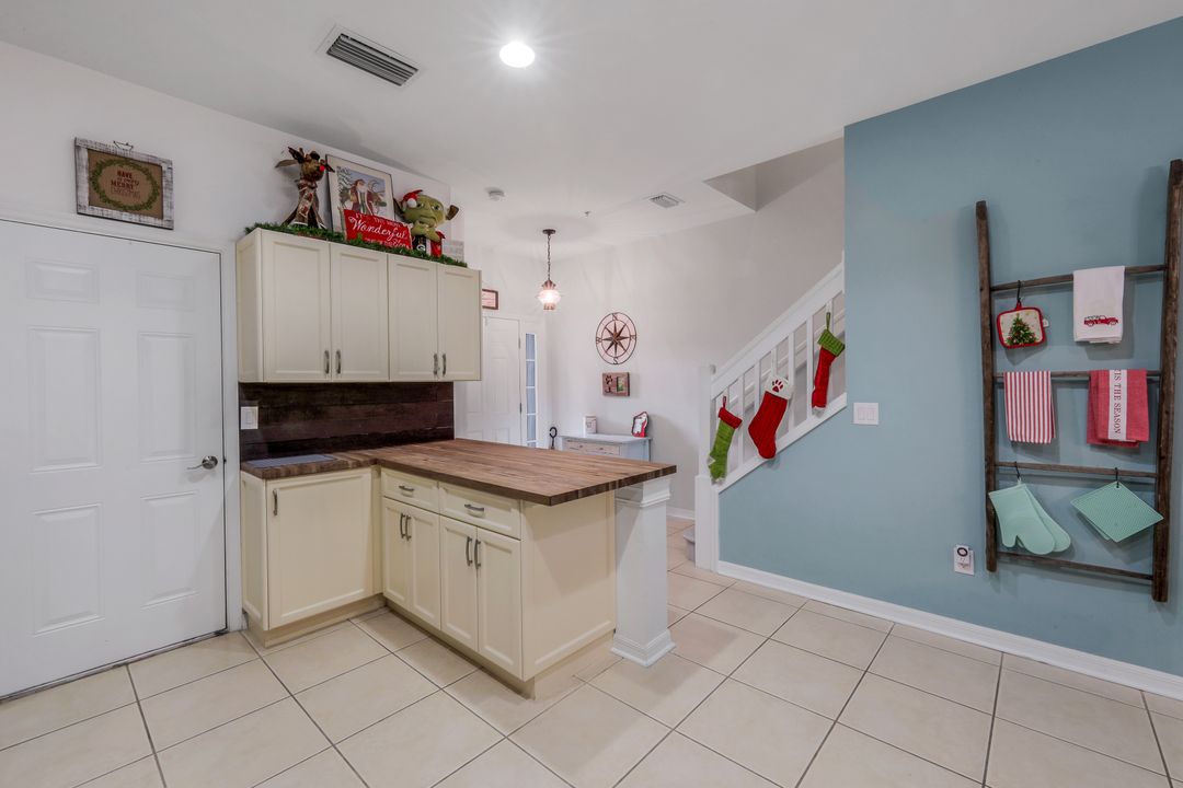 16166 Caldera Ln #37, Naples, FL 34110