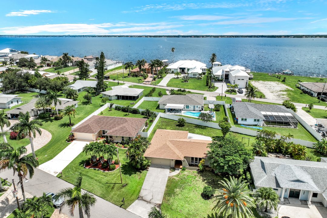 3711 SE 21st Ave, Cape Coral, FL 33904