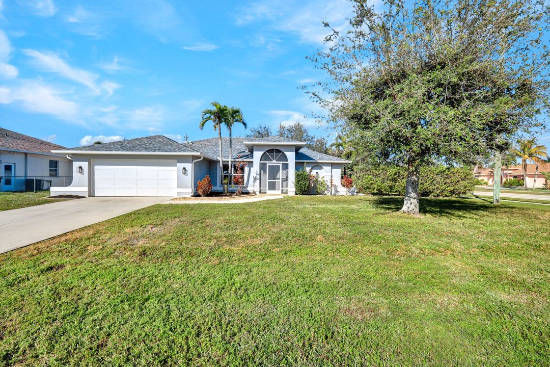 627 SE 18th Terrace, Cape Coral, FL 33990