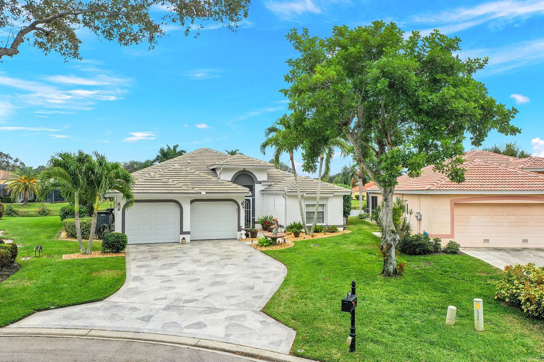 8941 Springwood Ct, Bonita Springs, FL 34135