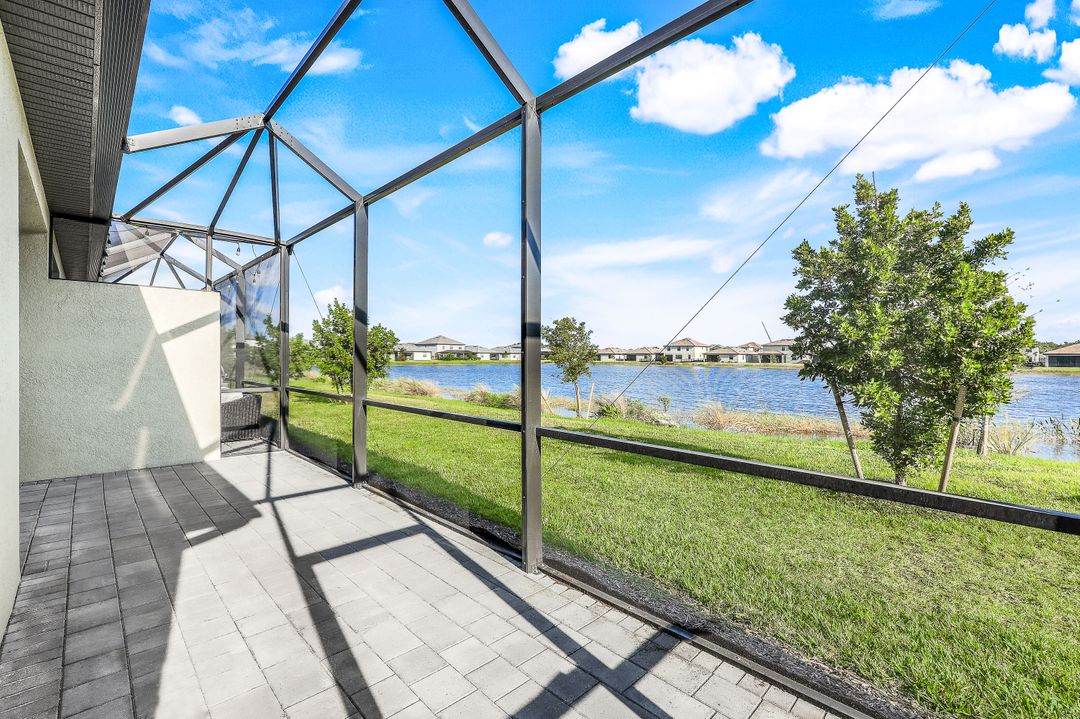 14044 Hunter Oak Dr, Miromar Lakes, FL 33913