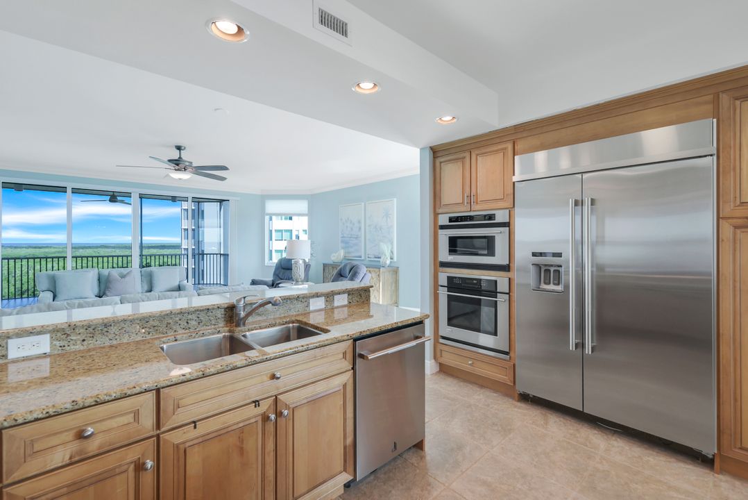 275 Indies Way #706, Naples, FL 34110