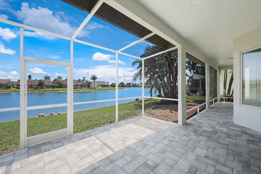 5240 Malvern Ct, Naples, FL 34112