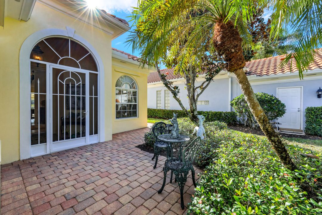 3813 Whidbey Way, Naples, FL 34119
