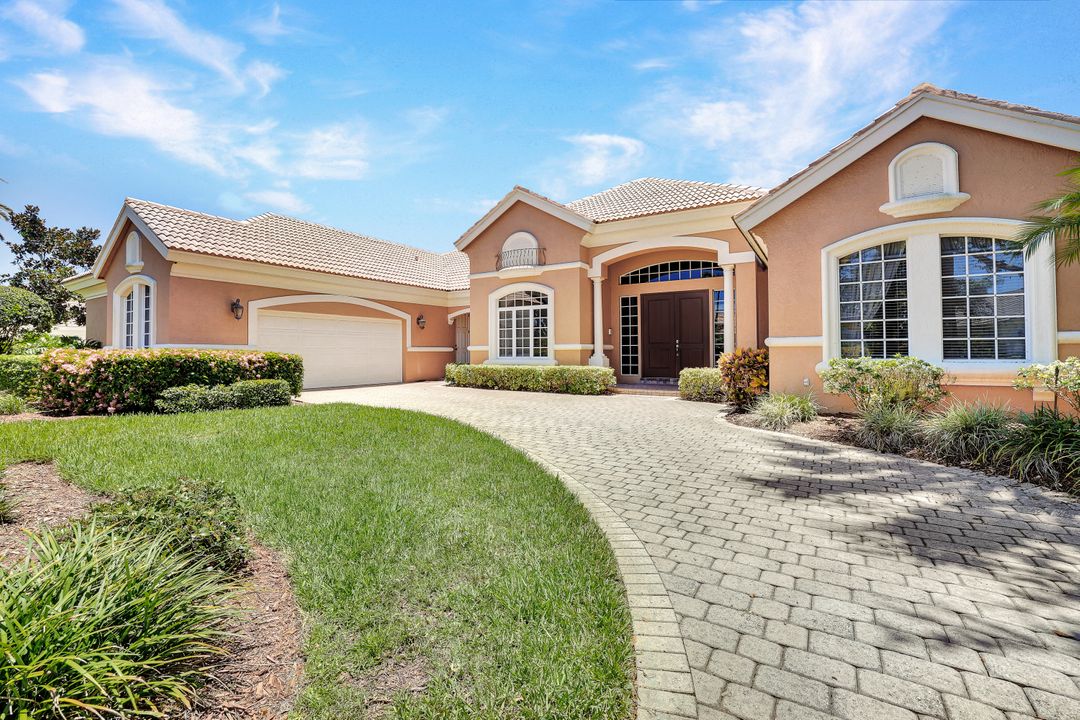 6628 Glen Arbor Way, Naples, FL 34119