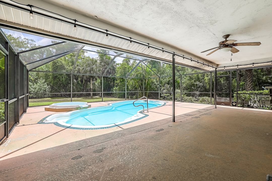 6170 Dogwood Way, Naples, FL 34116