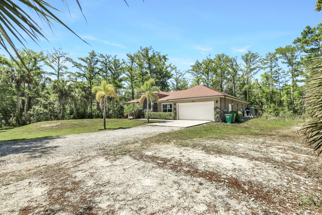 575 12th Ave NW, Naples, FL 34120