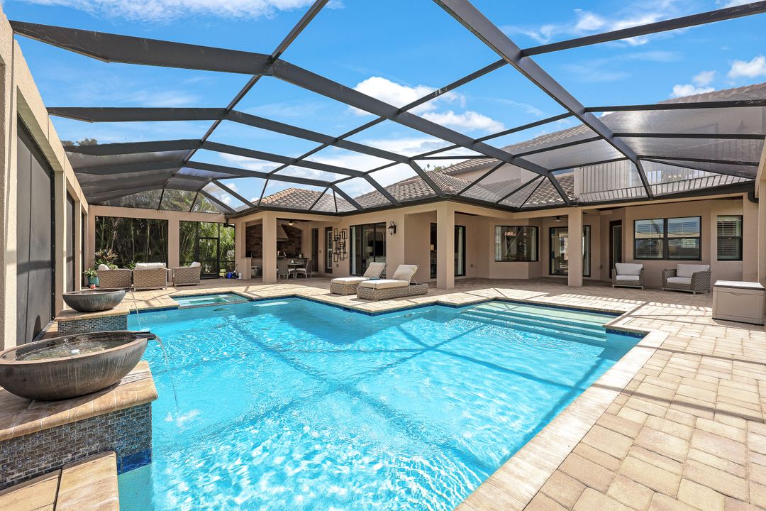 9856 Corso Bello Dr, Naples, FL 34113