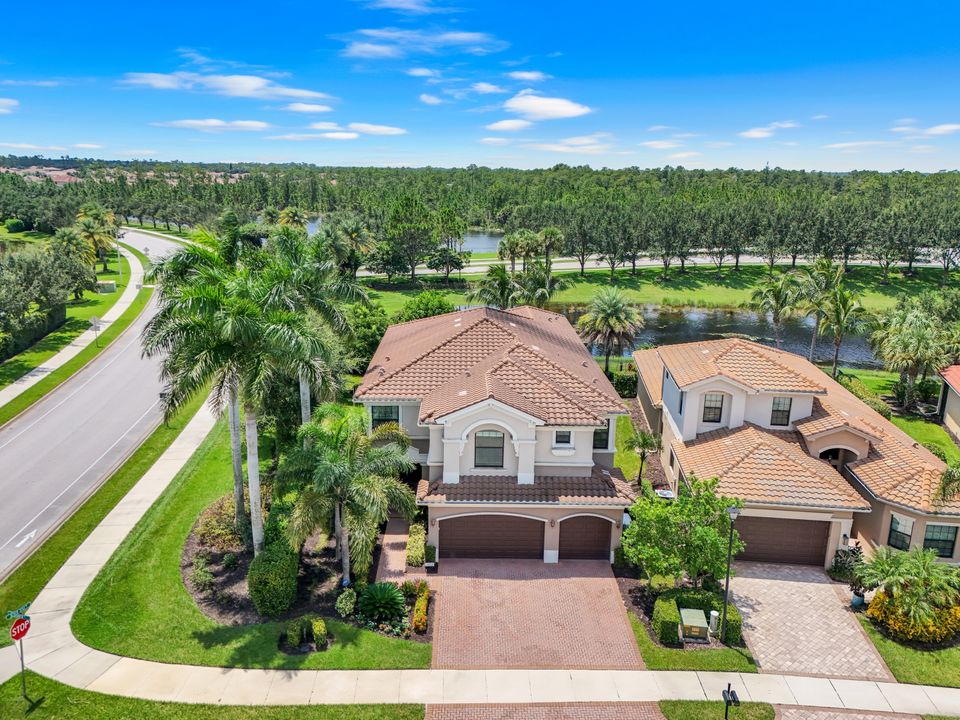 3602 Santaren Ct, Naples, FL 34119