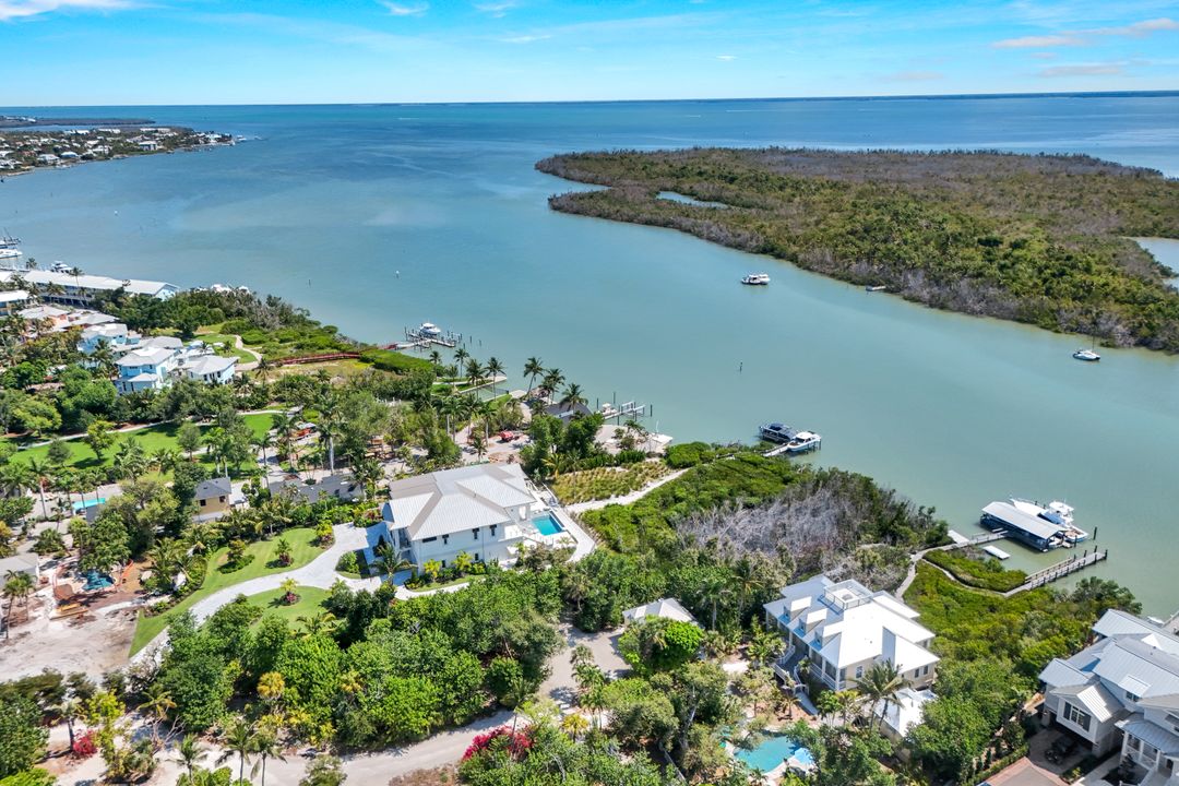 16143 Captiva Dr, Captiva, FL 33924