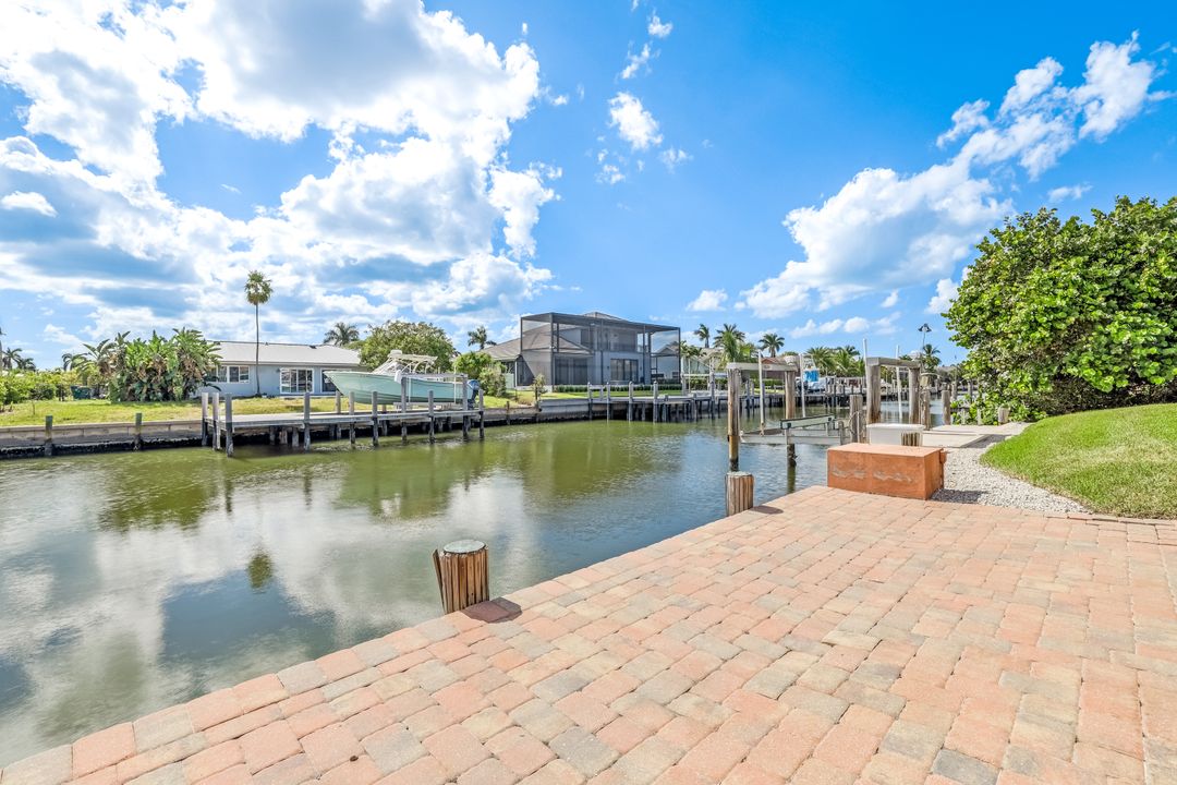 326 Rockhill Ct, Marco Island, FL 34145