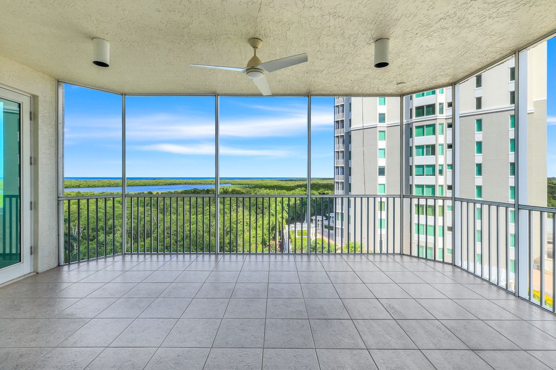 275 Indies Way #706, Naples, FL 34110