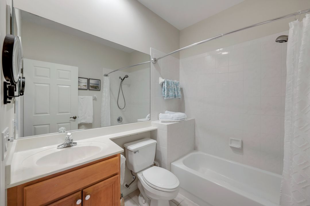 8575 Danbury Blvd #104, Naples, FL 34120