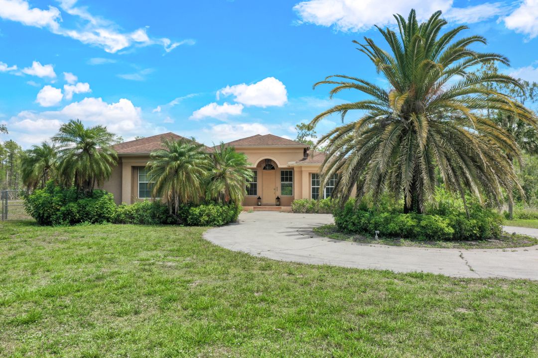 560 Desoto Blvd N, Naples, FL 34120