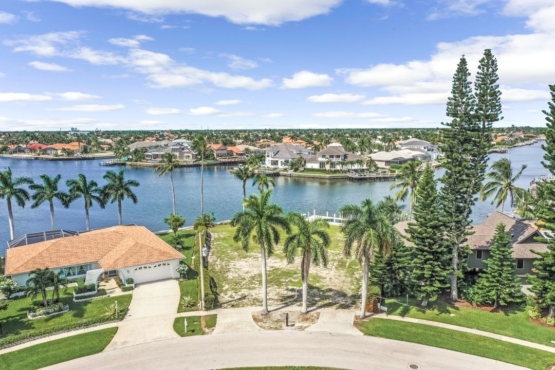 1072 Fieldstone Dr, Marco Island, FL 34145