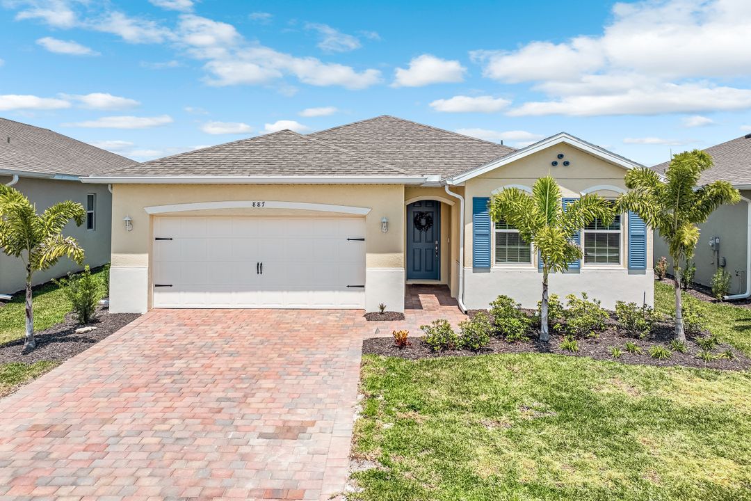 887 Stonewater Lk Ter, Cape Coral, FL 33993