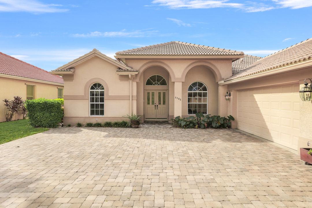 6346 Old Mahogany Ct, Naples, FL 34109