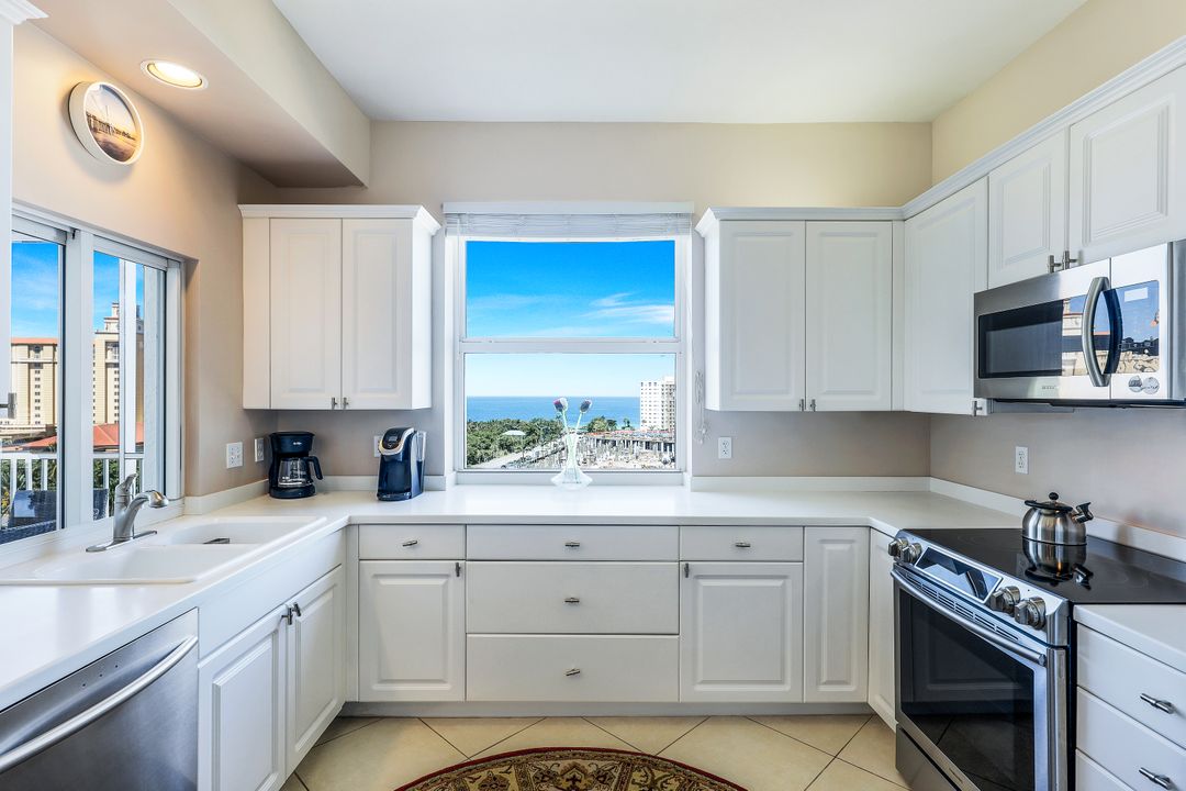 400 Flagship Dr #902, Naples, FL 34108