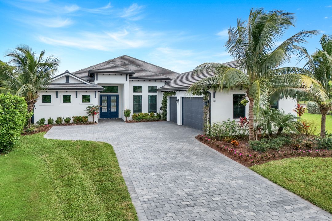 3123 Heather Glen Ct, Naples, FL 34114