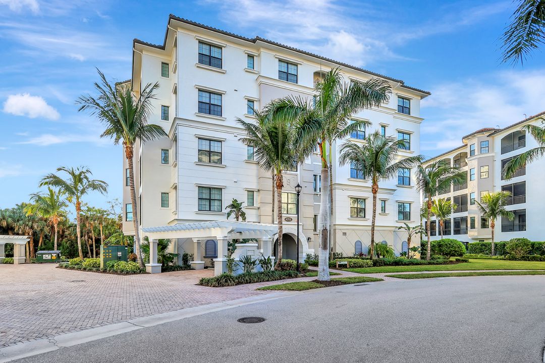 4751 Via Del Corso Ln #401, Bonita Springs, FL 34134