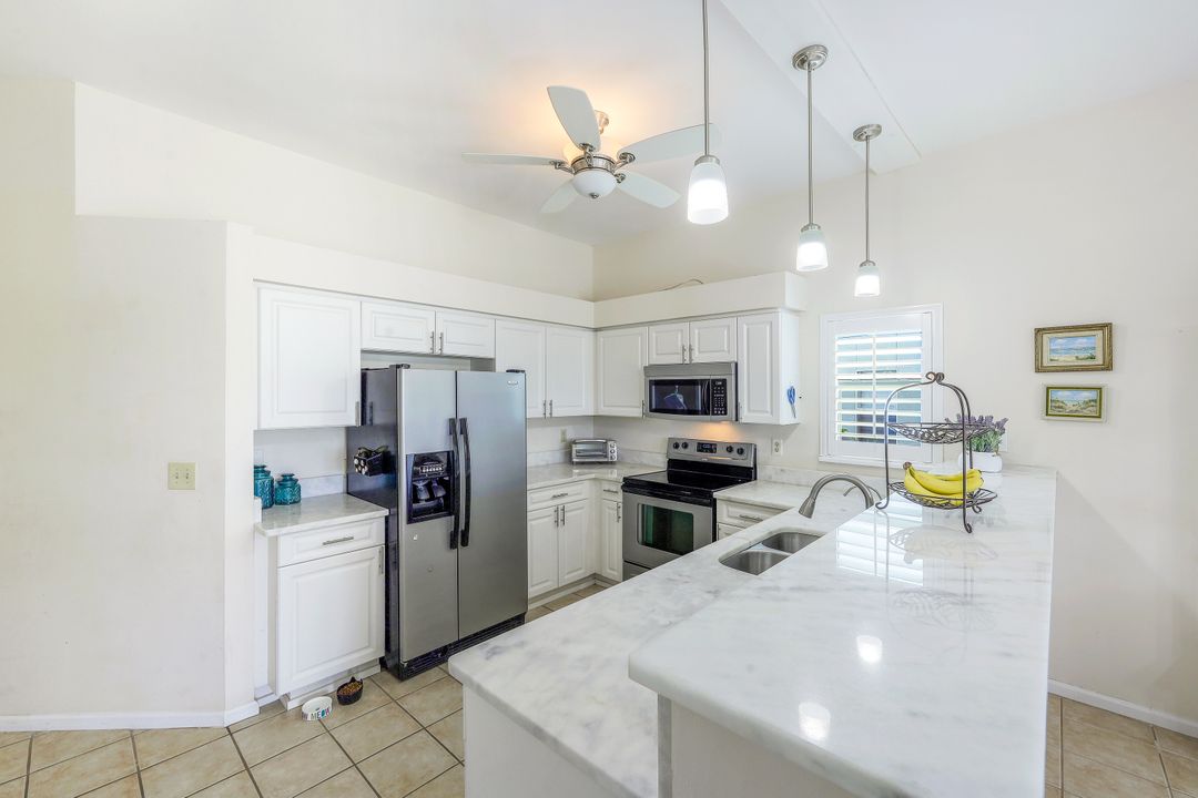 3637 Kent Dr, Naples, FL 34112