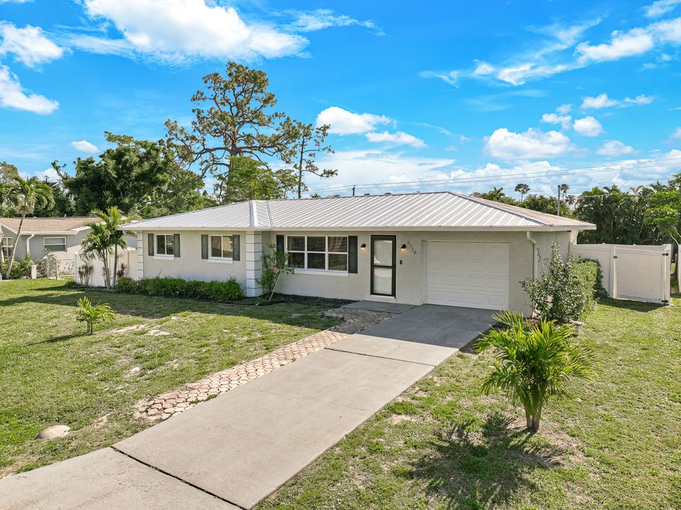 8718 Beacon St, Fort Myers, FL 33907