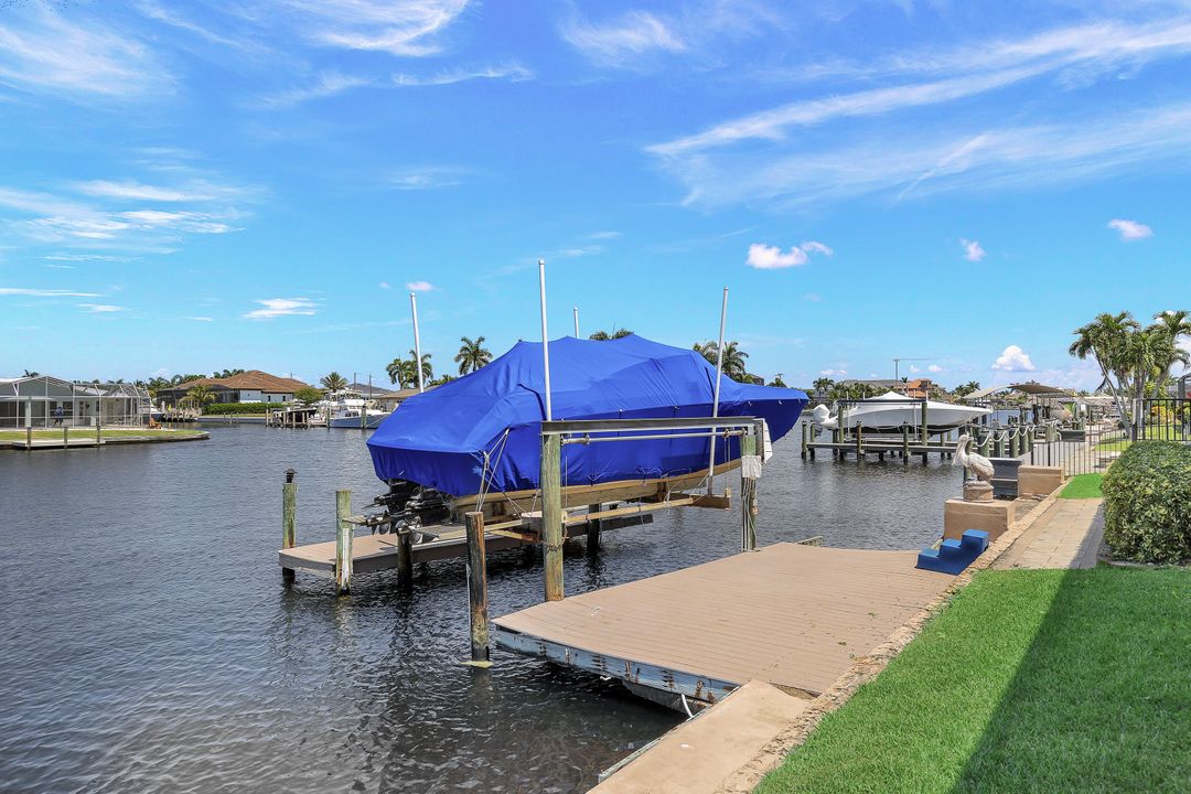 5342 Bayside Ct, Cape Coral, FL 33904