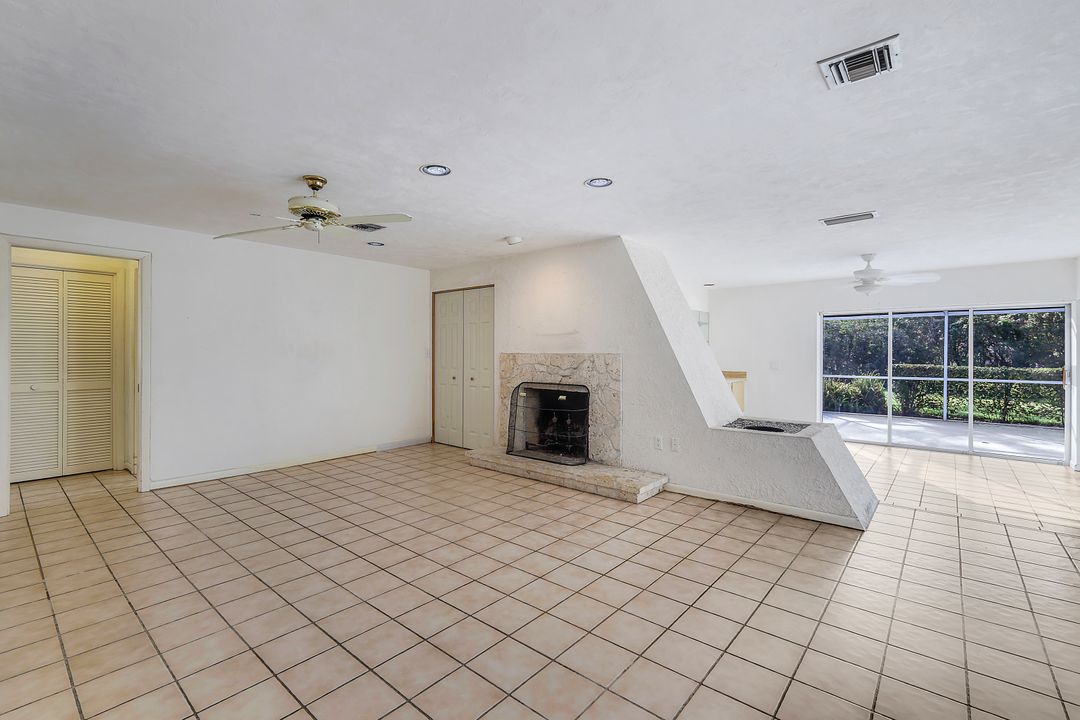 13881 Pine Villa Ln, Fort Myers, FL 33912