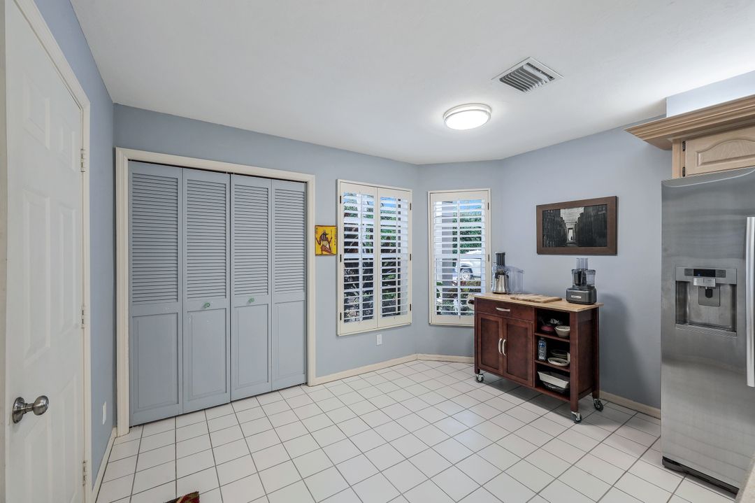 166 Via Perignon, Naples, FL 34119