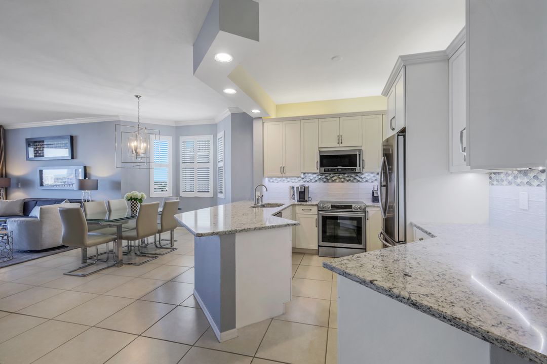 400 Flagship Dr #908, Naples, FL 34108