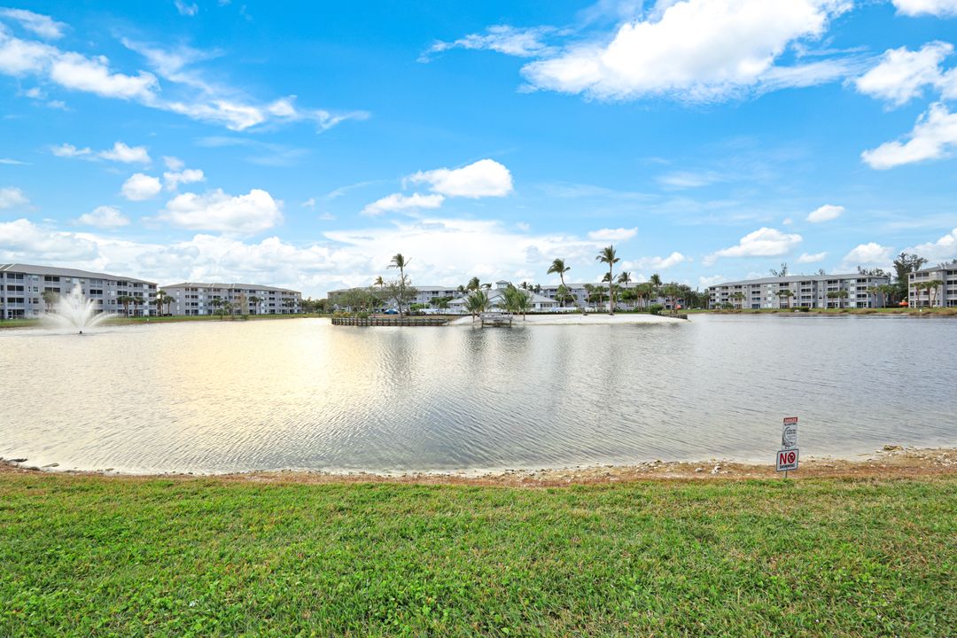 16625 Lake Cir Dr #515, Fort Myers, FL 33908