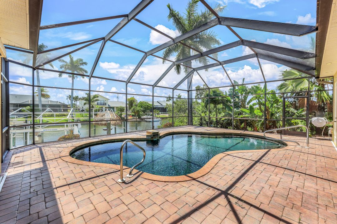 3412 SW 1st Pl, Cape Coral, FL 33914