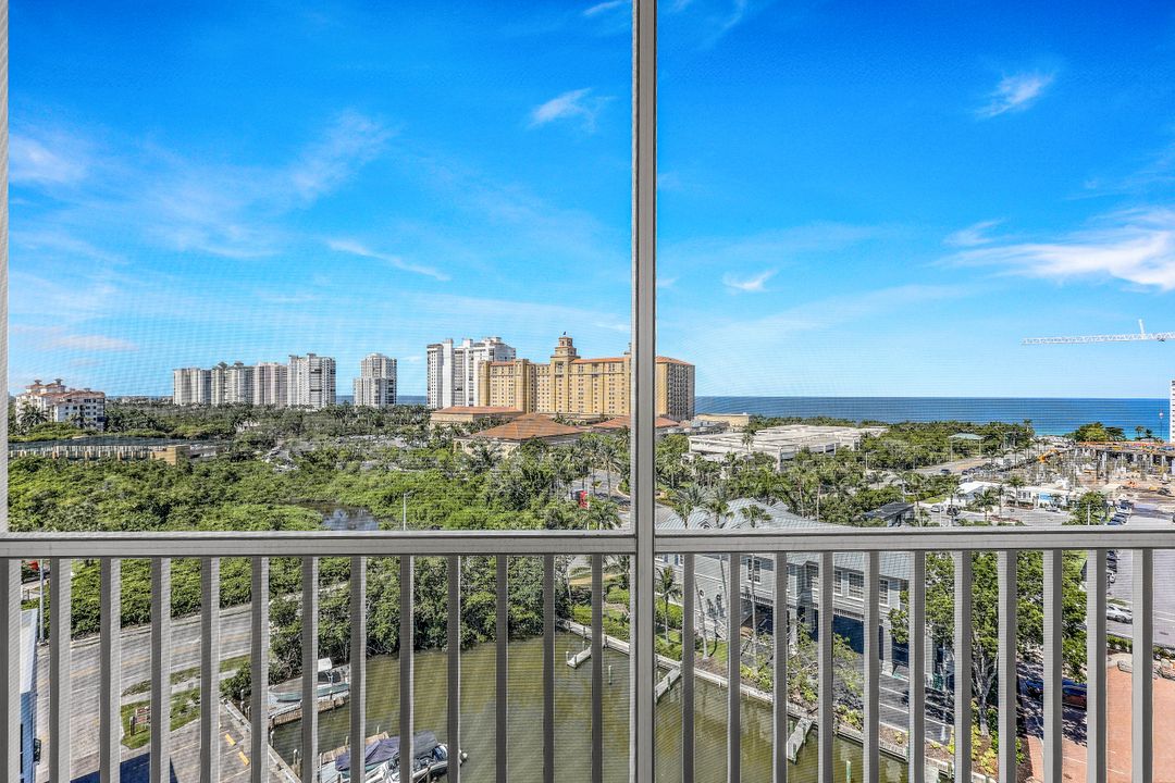 400 Flagship Dr #902, Naples, FL 34108