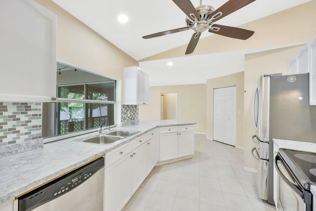 26818 Robinhood Ln, Bonita Springs, FL 34135