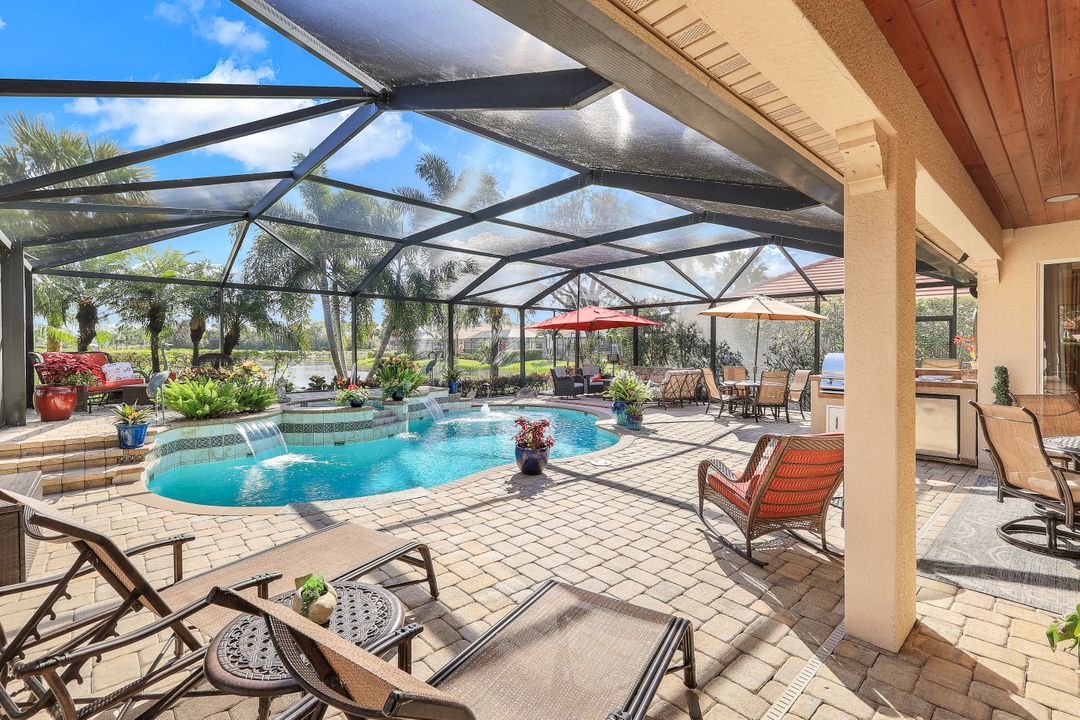 9104 Quartz Ln, Naples, FL 34120