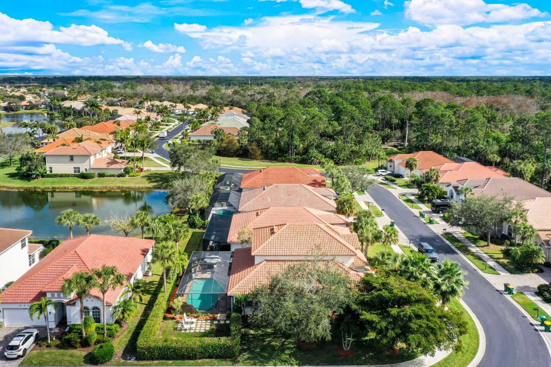 16165 Parque Ln, Naples, FL 34110