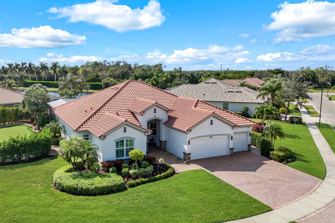 9738 Nickel Ridge Cir, Naples, FL 34120