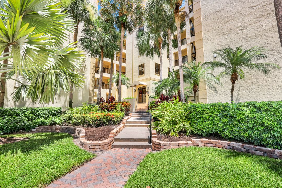 7024 Pelican Bay Blvd #504, Naples, FL 34108