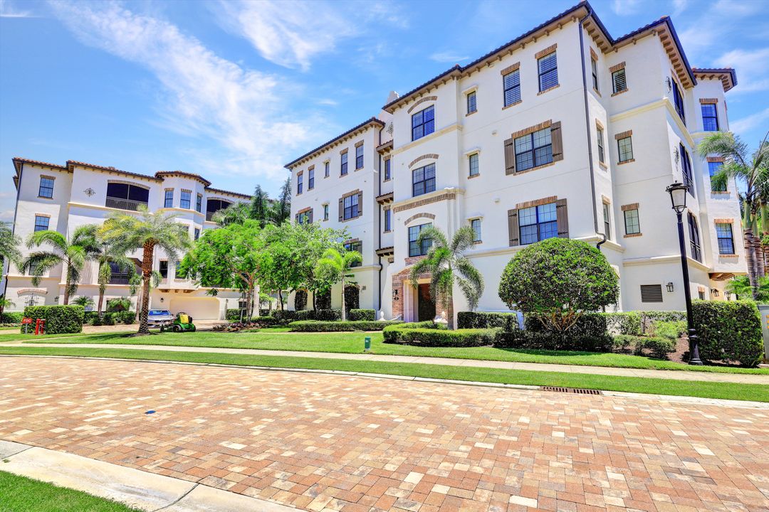 16440 Carrara Way #6-202, Naples, FL 34110