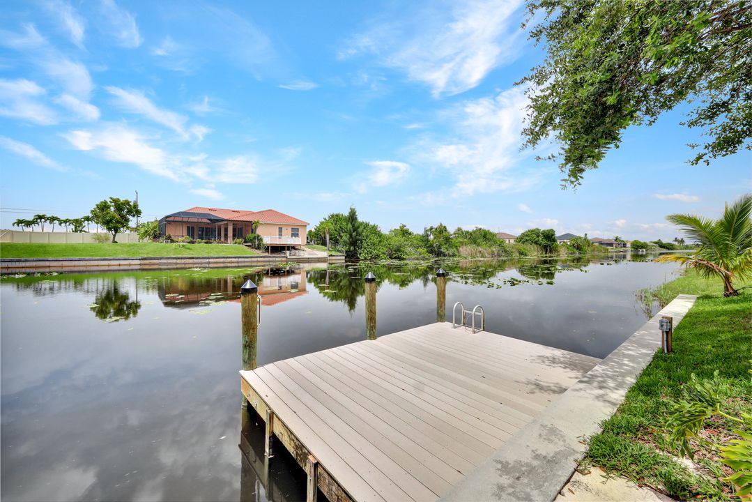 423 NW 8th Terrace, Cape Coral, FL 33993