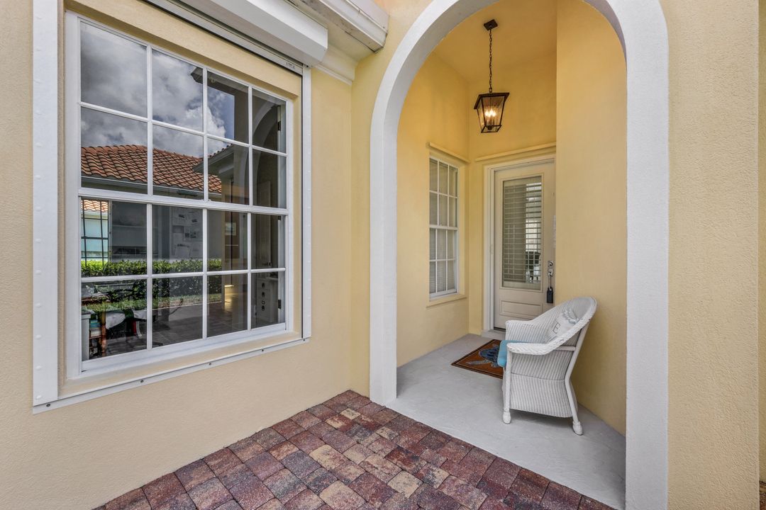 2929 Gilford Way, Naples, FL 34119