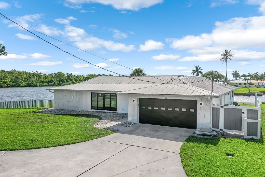 2194 Santiago Ave, Fort Myers, FL 33905